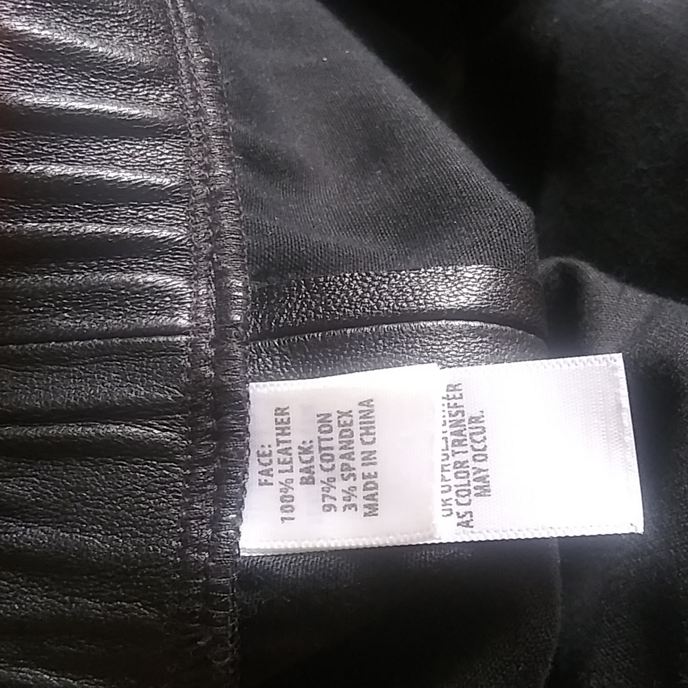 SOLD 💕St. John Napa Leather Stretch Pants - Picture 10 of 13